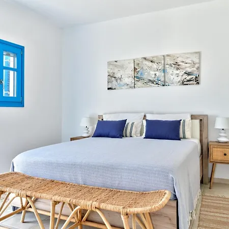 Paros Luxury 2mins From The