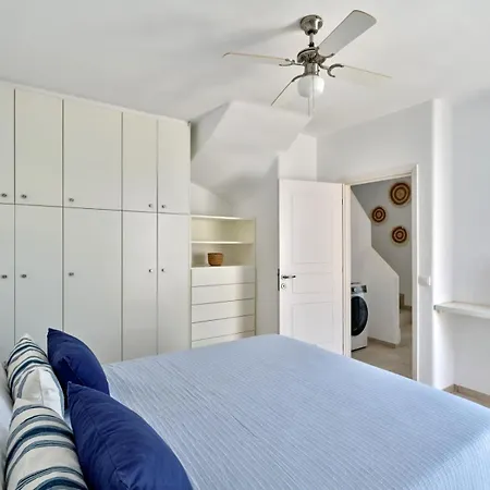 Paros Luxury 2mins From The Piso Livadi