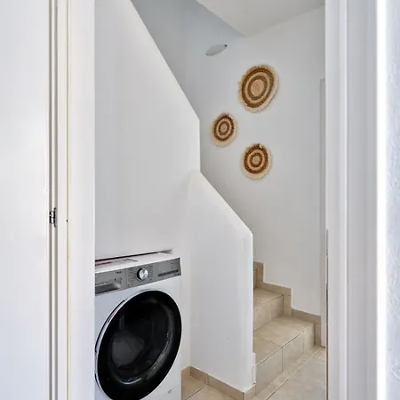 Paros Luxury 2mins From The Villa *